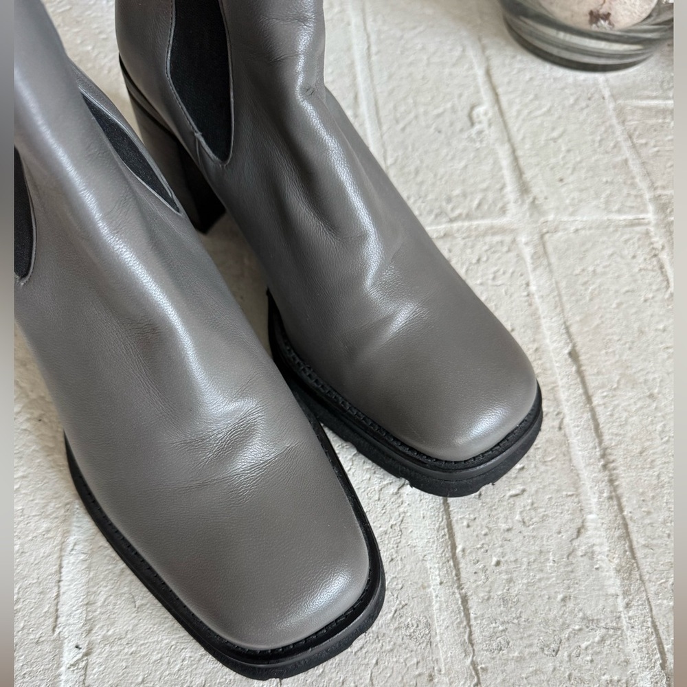 BY FAR Gray Leather Chelsea Boots 39 Chunky Heel Minimalist Luxury - Picture 6 of 12